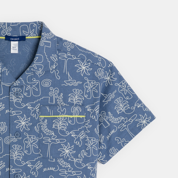 قميص بأكمام قصيرة مزين برسوم، باللون الأزرق، للأولاد